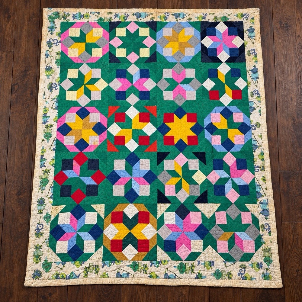 Vtg Handmade Star Patchwork Quilt 80x63 Green Calico Folk Novelty Lamp Border